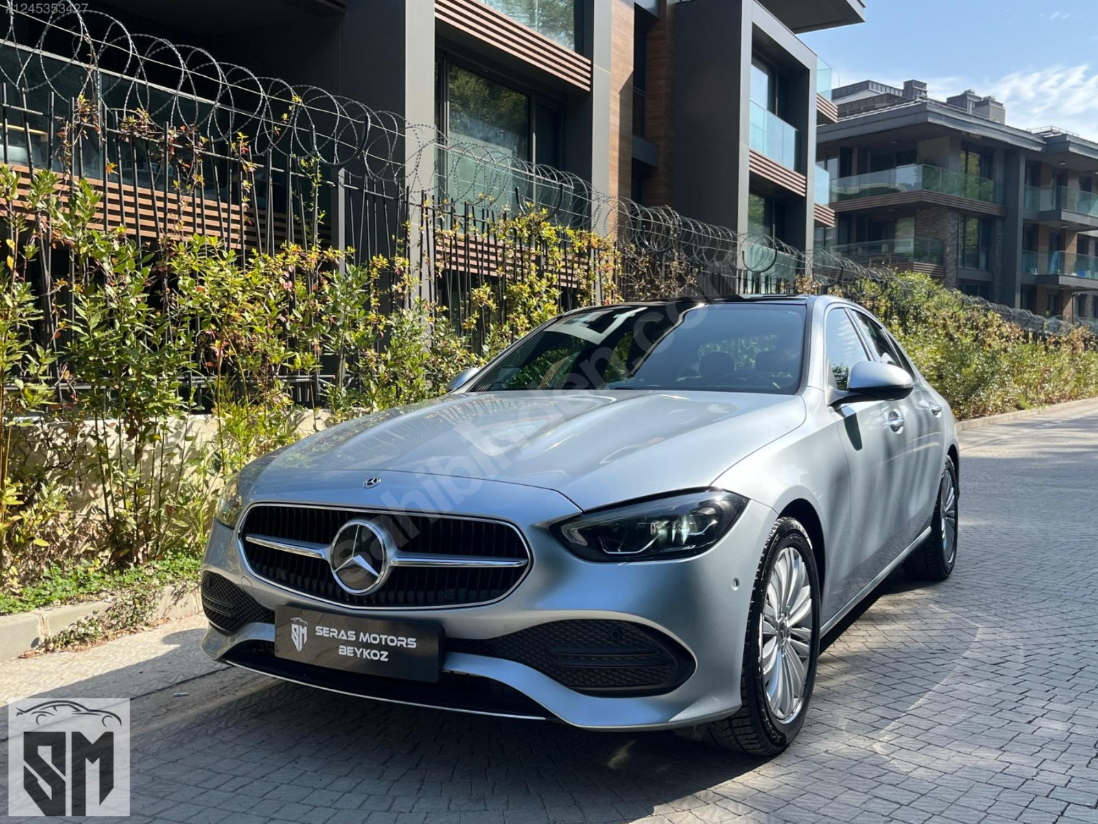 C200 4 MATIC HYBRID3